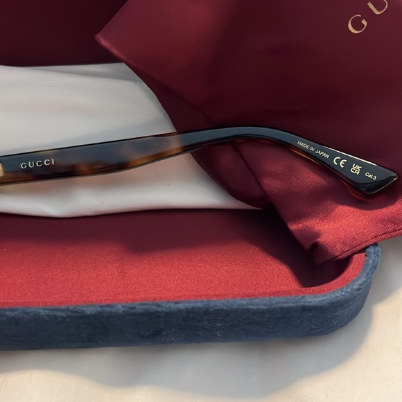 Gucci✨ Classic Fit Black/Tortoise Price is firm no offers - Picture 7 of 9